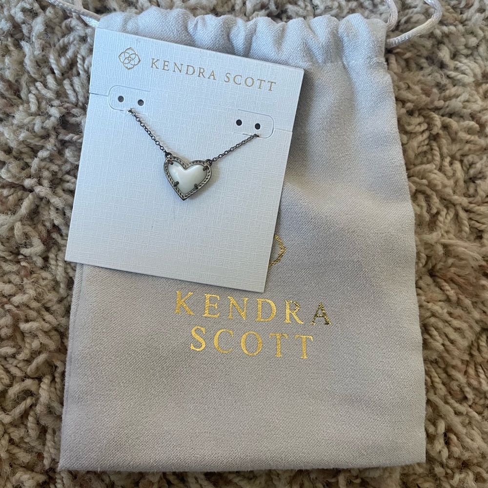 Kendra Scott Silver Ari Heart Necklace